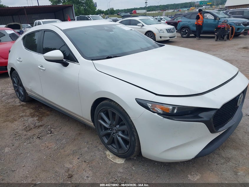 2019 Mazda 3 VIN JM1BPAMM3K1118242 IAAI salvage auction — REAR END, Salvage Title, sold $3,700 on 2026-07-15 (photo 1)