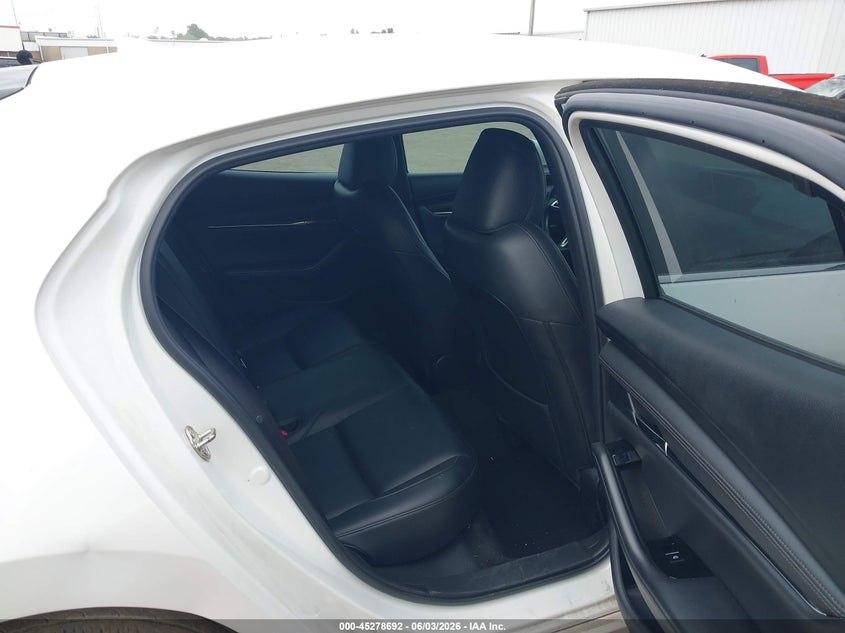 2019 Mazda 3 VIN JM1BPAMM3K1118242 IAAI salvage auction — REAR END, Salvage Title, sold $3,700 on 2026-07-15 (photo 8)