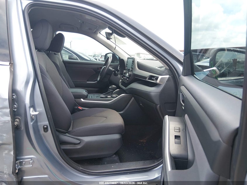 2022 Toyota Highlander VIN 5TDZZRAH3NS131241 IAAI salvage auction — RIGHT SIDE, Original (Texas), sold $9,300 on 2026-07-28 (photo 5)