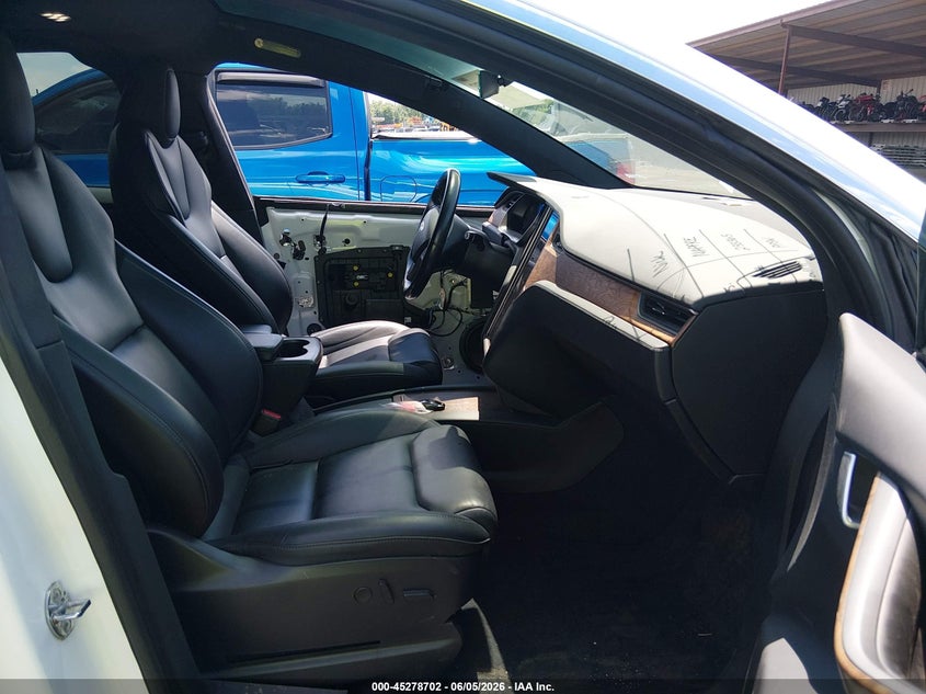 2020 Tesla Model x VIN 5YJXCBE26LF233365 IAAI salvage auction — LEFT FRONT, Salvage Title, sold $9,700 on 2026-07-16 (photo 5)