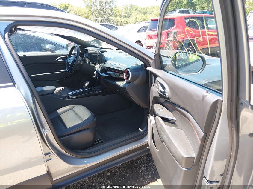 2024 Chevrolet Trax VIN KL77LJE25RC204632 IAAI salvage auction — LEFT SIDE, Salvage Title, sold $9,200 on 2026-07-08 (photo 5)