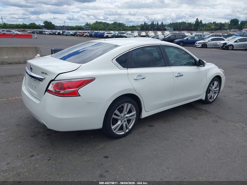 2013 Nissan Altima VIN 1N4BL3AP5DN429663 IAAI salvage auction — REAR END, Salvage (Oregon), sold $1,350 on 2026-07-09 (photo 4)