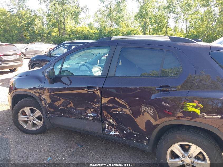 2021 Chevrolet Trax VIN KL7CJPSB6MB310145 IAAI salvage auction — LEFT SIDE, Salvage Title, sold $50 on 2026-07-28 (photo 6)