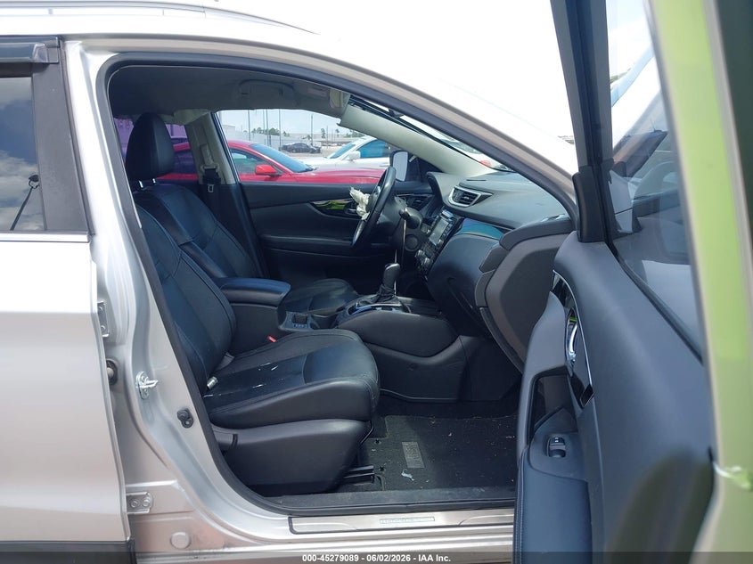 2017 Nissan Rogue VIN JN1BJ1CP4HW017416 IAAI salvage auction — SIDE, Salvage (Texas), sold $725 on 2026-07-30 (photo 5)