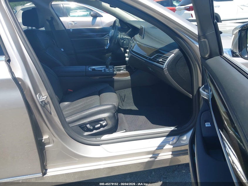 2021 BMW 7er VIN WBA7T4C02MCG36447 IAAI salvage auction — FRONT END, Salvage (South Carolina), sold $19,350 on 2026-08-18 (photo 5)