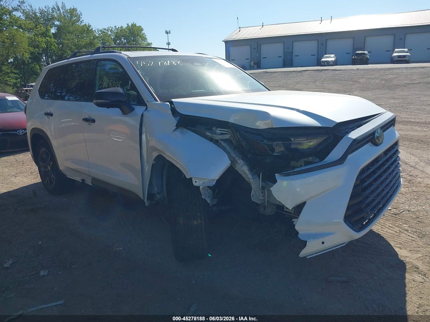2025 Toyota Highlander VIN 5TDACAB59SS033735 IAAI salvage auction — RIGHT FRONT, Salvage (Indiana), sold $16,600 on 2026-07-30 (photo 1)
