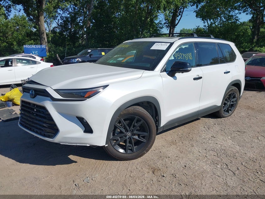 2025 Toyota Highlander VIN 5TDACAB59SS033735 IAAI salvage auction — RIGHT FRONT, Salvage (Indiana), sold $16,600 on 2026-07-30 (photo 2)