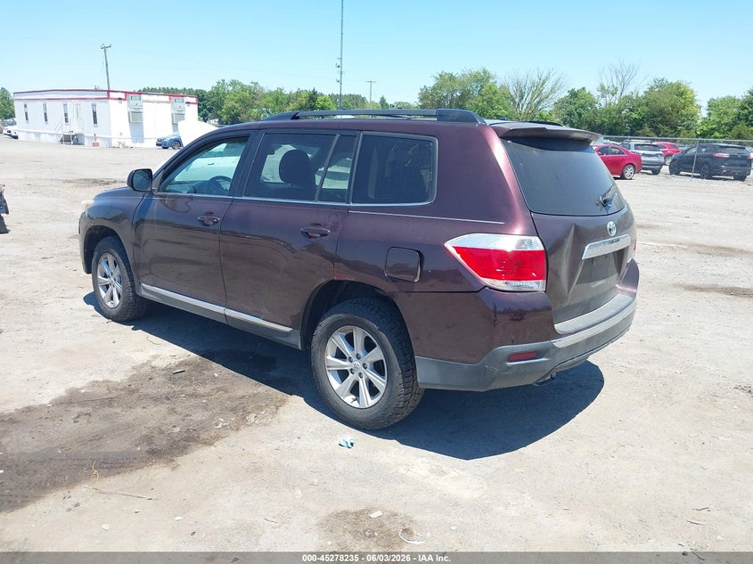 2011 Toyota Highlander VIN 5TDBK3EH8BS070770 IAAI salvage auction — RIGHT SIDE, Clear (Virginia), sold $2,350 on 2026-07-28 (photo 3)