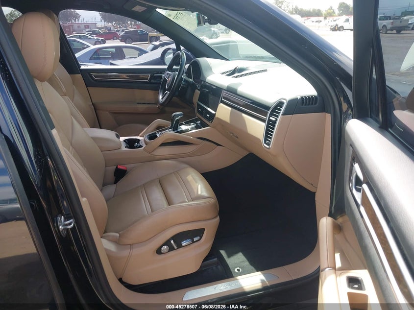 2021 Porsche Cayenne VIN WP1AE2AY3MDA24909 IAAI salvage auction — RIGHT SIDE, Wait Title, sold $27,150 on 2026-09-14 (photo 5)