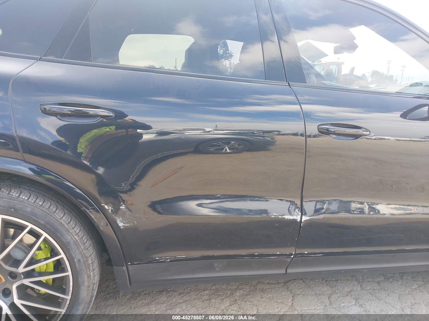 2021 Porsche Cayenne VIN WP1AE2AY3MDA24909 IAAI salvage auction — RIGHT SIDE, Wait Title, sold $27,150 on 2026-09-14 (photo 6)