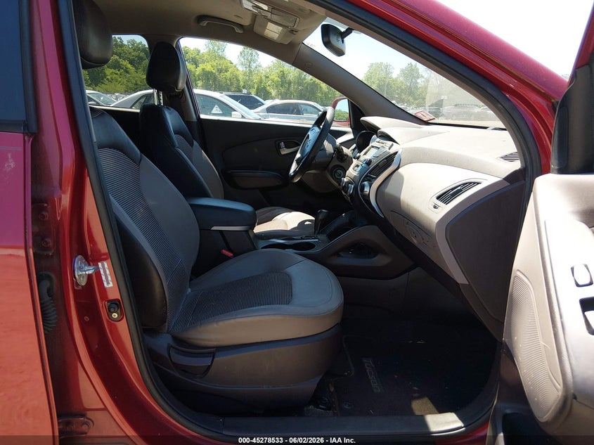 2011 Hyundai Tucson VIN KM8JU3AC2BU240287 IAAI salvage auction — NORMAL WEAR, Clear (New Jersey), sold $1,400 on 2026-07-14 (photo 5)