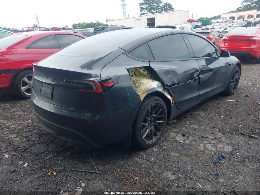 2025 Tesla Model 3 VIN 5YJ3E1EA7SF012480 IAAI salvage auction — RIGHT SIDE, Salvage Title, sold $25 on 2026-07-29 (photo 4)