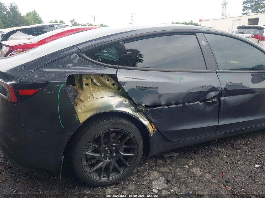 2025 Tesla Model 3 VIN 5YJ3E1EA7SF012480 IAAI salvage auction — RIGHT SIDE, Salvage Title, sold $25 on 2026-07-29 (photo 6)