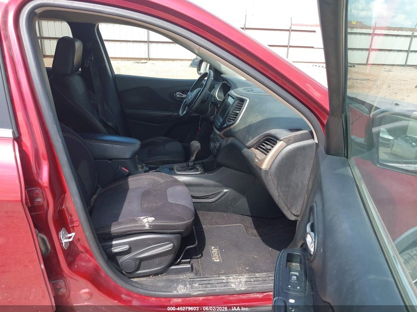 2015 Jeep Cherokee VIN 1C4PJLCB4FW601881 IAAI salvage auction — SIDE, Original (Texas), sold $1,250 on 2026-07-12 (photo 5)