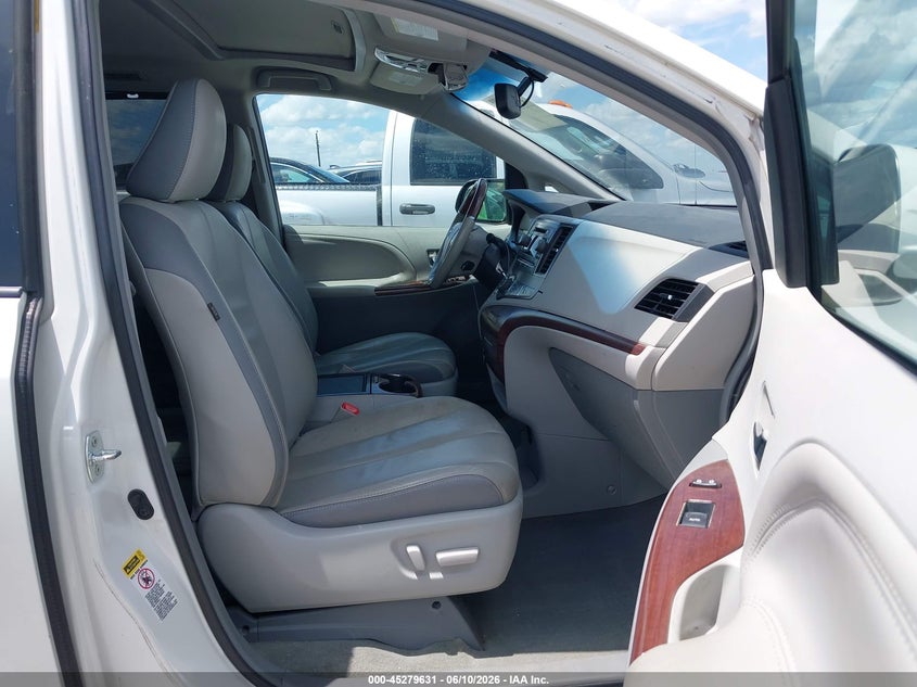 2014 Toyota Sienna VIN 5TDYK3DCXES505177 IAAI salvage auction — NORMAL WEAR, Clear (Texas), sold $3,050 on 2026-07-30 (photo 5)