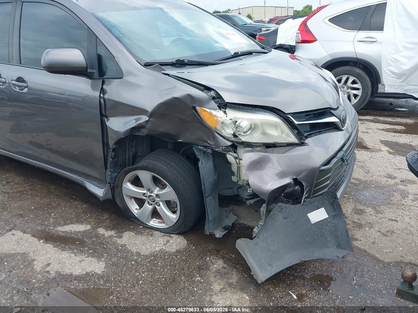 2020 Toyota Sienna VIN 5TDKZ3DC3LS023228 IAAI salvage auction — RIGHT FRONT, Salvage (Texas), sold $25 on 2026-07-29 (photo 6)