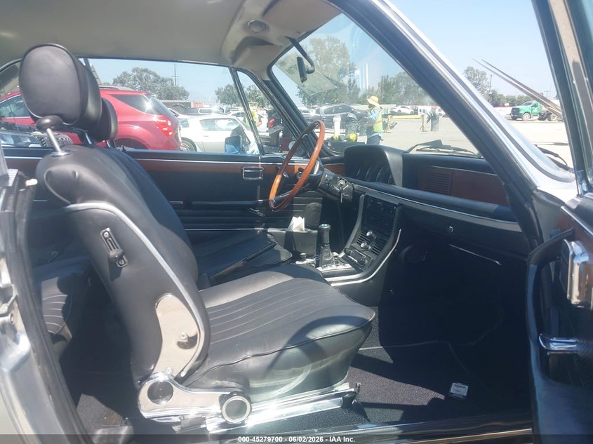1971 BMW VIN 00000000002280434 IAAI salvage auction — REAR END, Salvage (California), sold $29,850 on 2026-07-29 (photo 5)