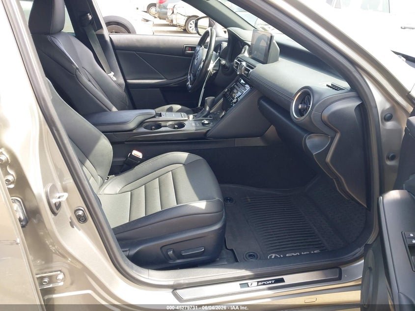 2021 Lexus Is VIN JTHGZ1E29M5022171 IAAI salvage auction — RIGHT SIDE, Salvage Title, sold $5,300 on 2026-07-21 (photo 5)