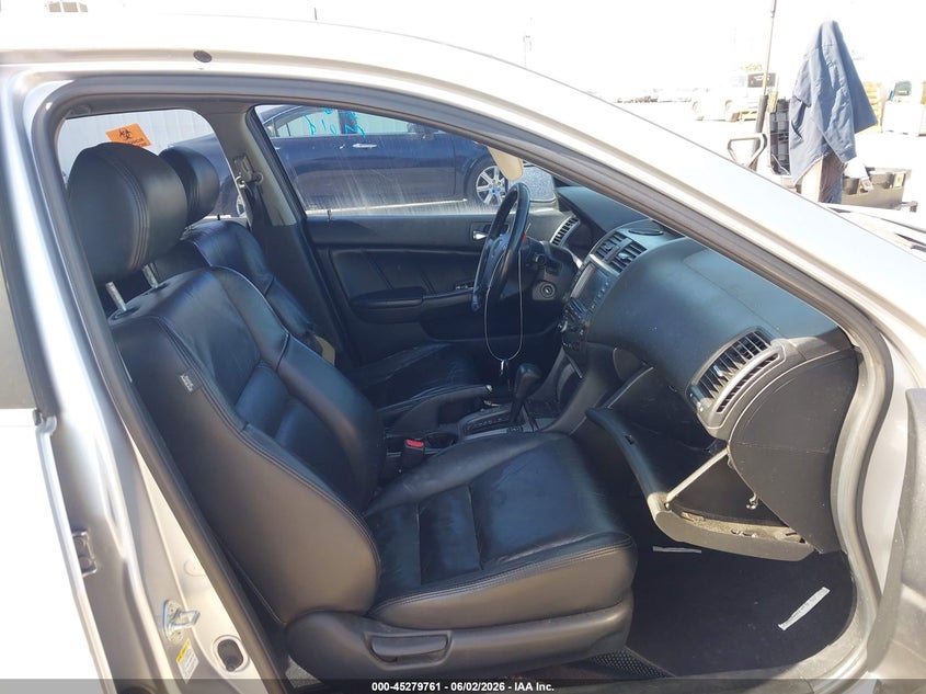 2003 Honda Accord VIN JHMCM56763C067559 IAAI salvage auction — THEFT, Salvage (Oregon), sold $500 on 2026-07-15 (photo 5)