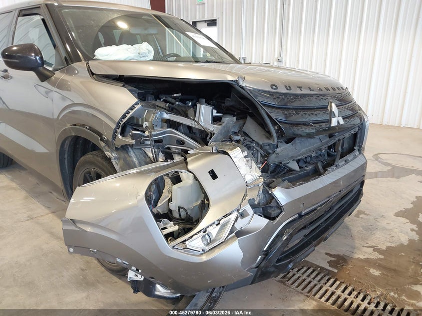 2022 Mitsubishi Outlander VIN JA4J4UA84NZ058940 IAAI salvage auction — UNKNOWN, Salvage Title, sold $4,050 on 2026-07-29 (photo 6)