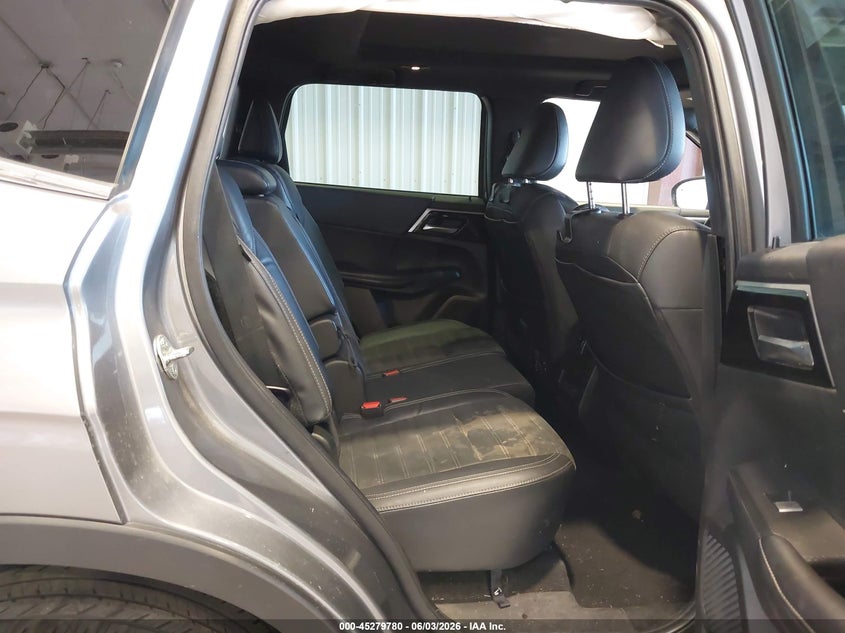 2022 Mitsubishi Outlander VIN JA4J4UA84NZ058940 IAAI salvage auction — UNKNOWN, Salvage Title, sold $4,050 on 2026-07-29 (photo 8)