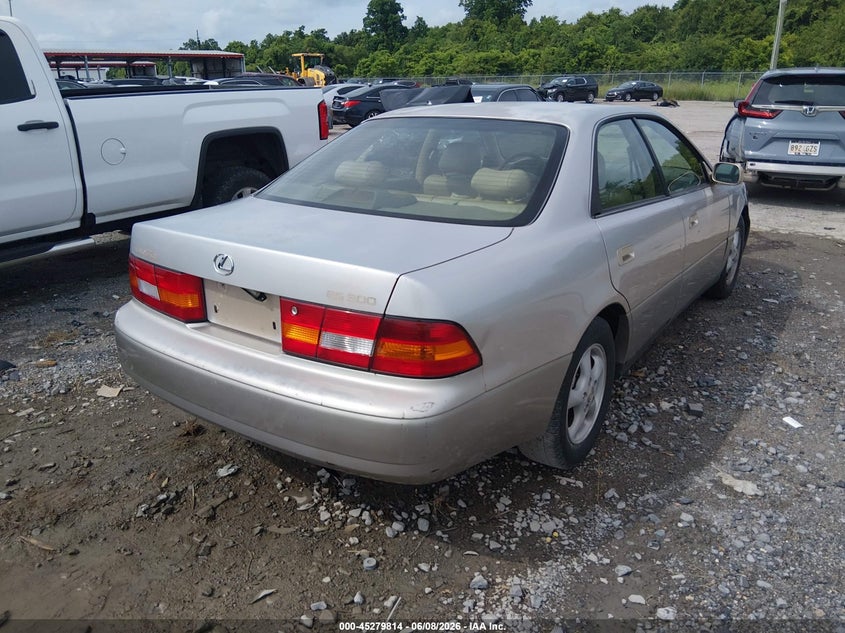 1998 Lexus Es 300 VIN JT8BF28G9W5042925 IAAI salvage auction — LEFT SIDE, Salvage (Louisiana), sold $225 on 2026-07-21 (photo 4)