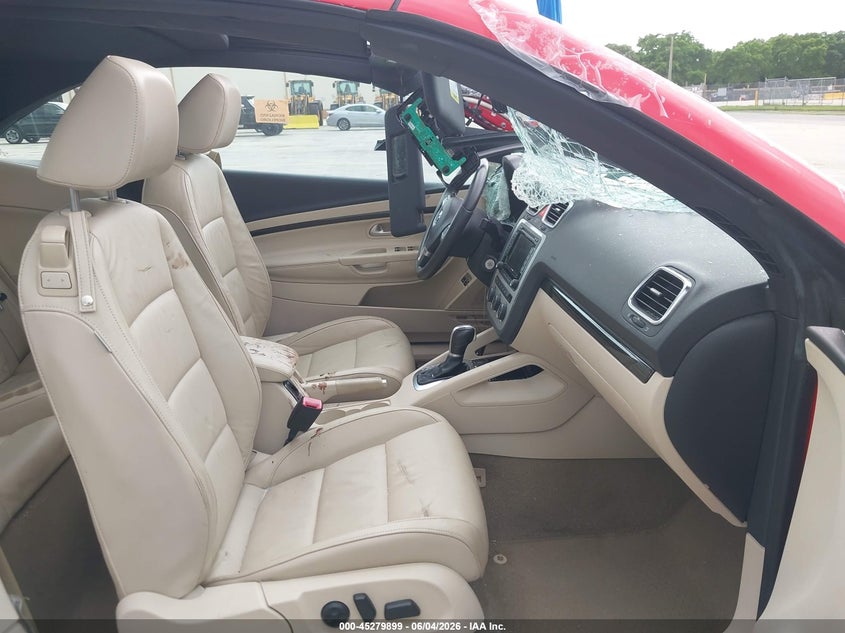 2015 Volkswagen Eos VIN WVWFW8AH4FV001983 IAAI salvage auction — BIOHAZARD/CHEMICAL, Salvage Title, sold $1,850 on 2026-07-30 (photo 5)