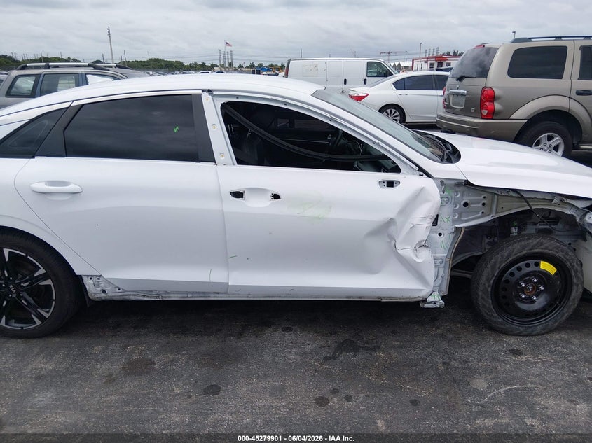 2021 Kia K5 VIN 5XXG64J23MG070598 IAAI salvage auction — RIGHT SIDE, Salvage Title, sold $5,600 on 2026-07-09 (photo 6)