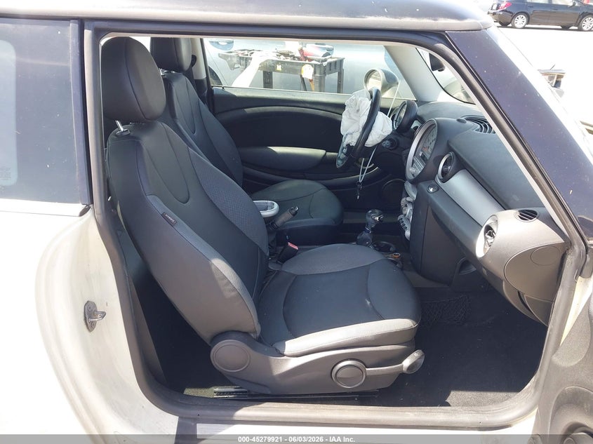 2010 Mini Cooper VIN WMWMF3C54ATZ65644 IAAI salvage auction — FRONT END, Salvage (California), sold $225 on 2026-07-30 (photo 5)