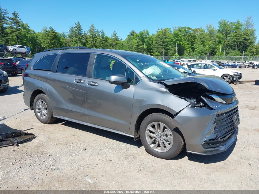 2026 Toyota Sienna VIN 5TDKSKFC3TS247143 IAAI salvage auction — FRONT END, Salvage Title, sold $13,500 on 2026-07-31 (photo 1)