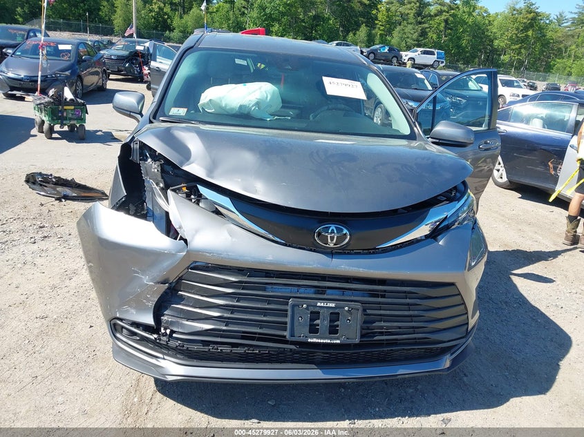 2026 Toyota Sienna VIN 5TDKSKFC3TS247143 IAAI salvage auction — FRONT END, Salvage Title, sold $13,500 on 2026-07-31 (photo 6)