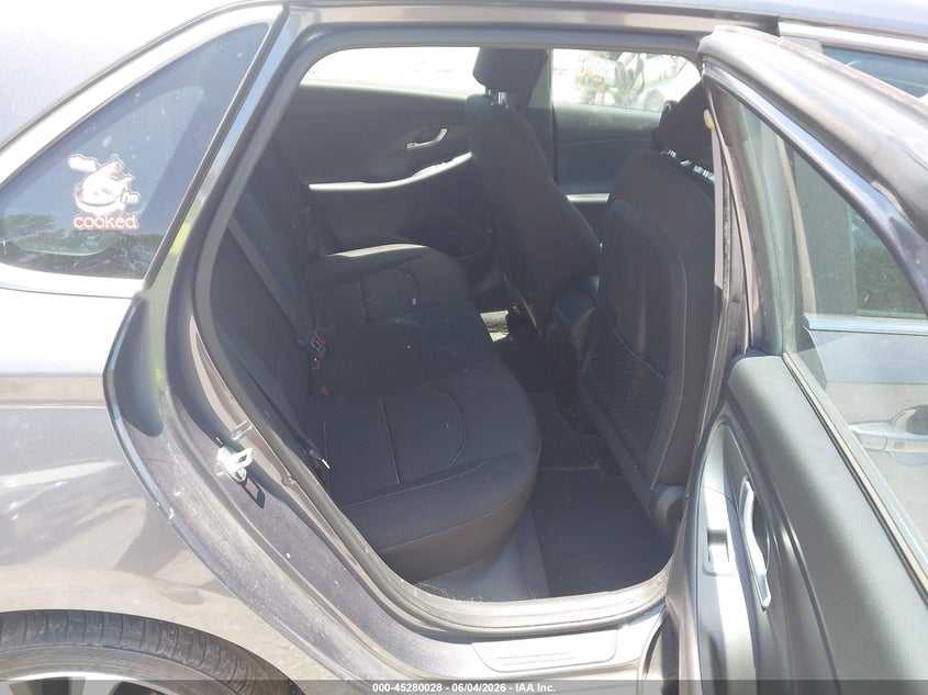 2018 Hyundai Elantra VIN KMHH35LE5JU068413 IAAI salvage auction — FRONT END, Salvage Title, sold $1,650 on 2026-07-31 (photo 8)