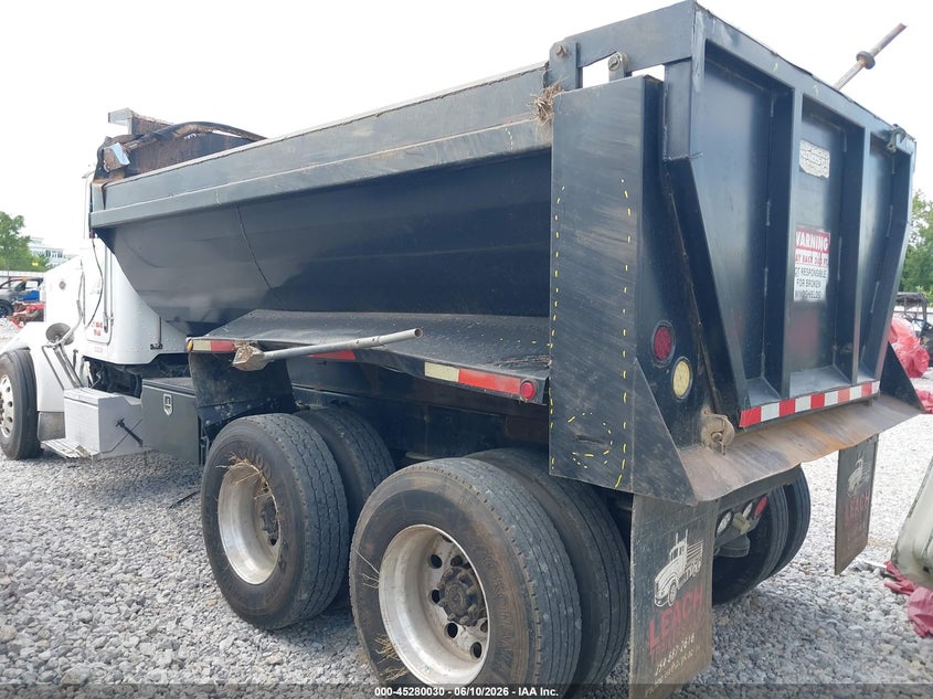 2005 Peterbilt 379 VIN 1XP5D49X35D872396 IAAI salvage auction — SIDE, Clear (Oklahoma), sold $11,250 on 2026-08-12 (photo 3)