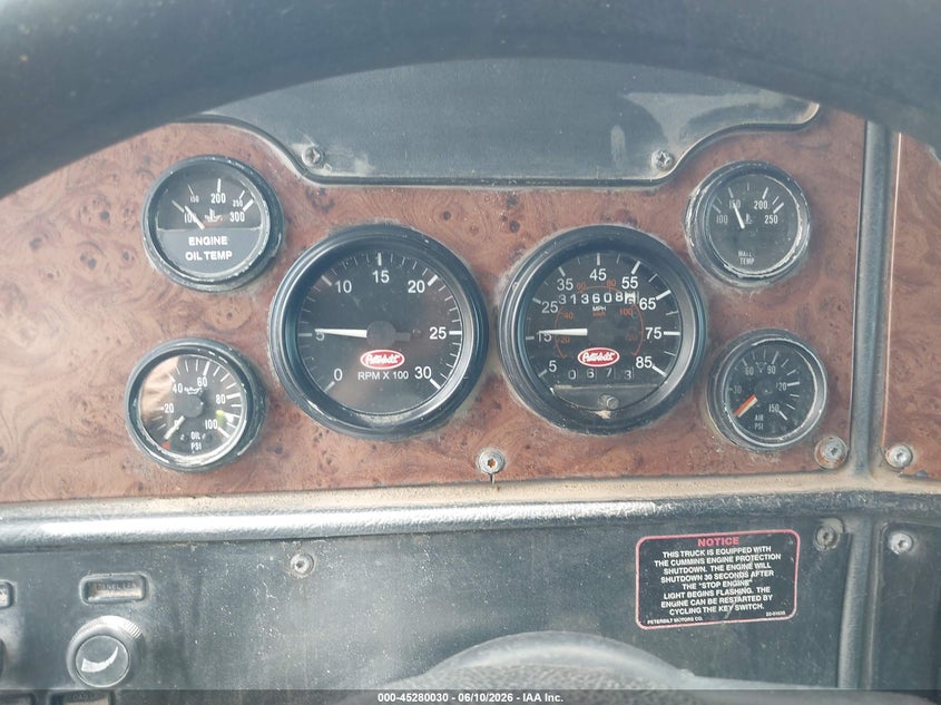 2005 Peterbilt 379 VIN 1XP5D49X35D872396 IAAI salvage auction — SIDE, Clear (Oklahoma), sold $11,250 on 2026-08-12 (photo 5)