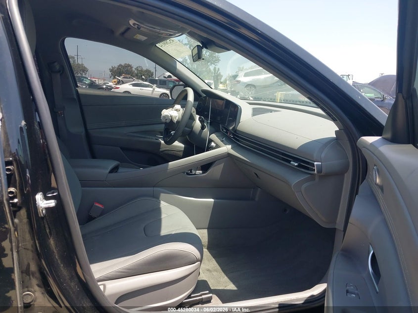 2023 Hyundai Elantra VIN KMHLS4AG1PU427518 IAAI salvage auction — RIGHT FRONT, Salvage Title, sold $4,750 on 2026-07-11 (photo 5)