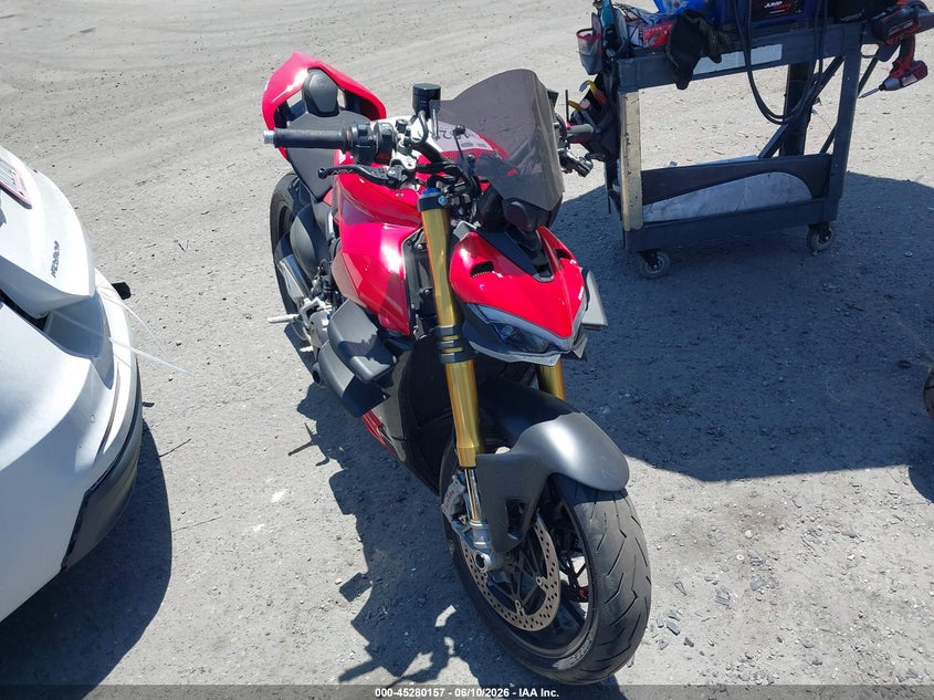 2022 Ducati Streetfighter VIN ZDMFAKNW2NB007287 IAAI salvage auction — RIGHT SIDE, Salvage Certificate (California), sold $3,150 on 2026-07-29 (photo 1)