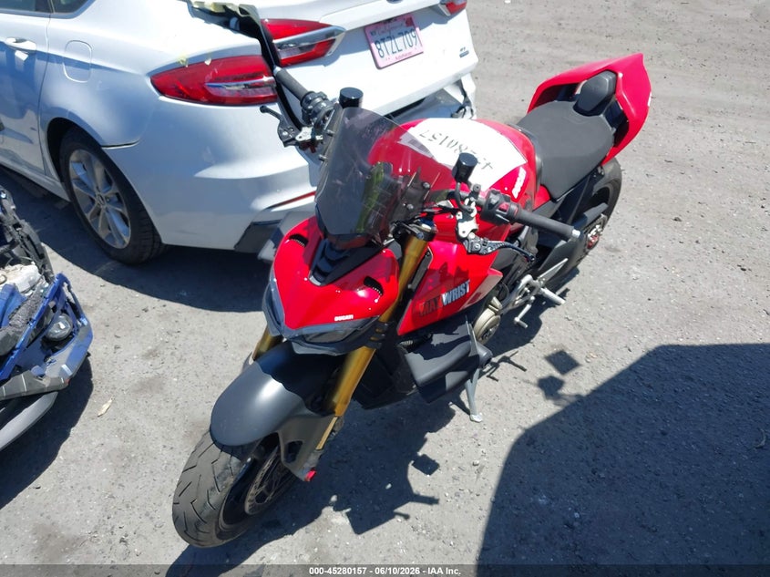 2022 Ducati Streetfighter VIN ZDMFAKNW2NB007287 IAAI salvage auction — RIGHT SIDE, Salvage Certificate (California), sold $3,150 on 2026-07-29 (photo 2)