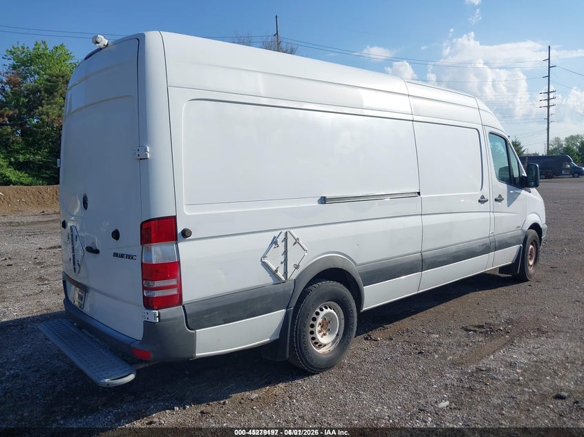 2012 Mercedes-benz Sprinter VIN WD3PE8CB7C5672506 IAAI salvage auction — LEFT & RIGHT, Clear (Pennsylvania), sold $2,025 on 2026-07-29 (photo 4)