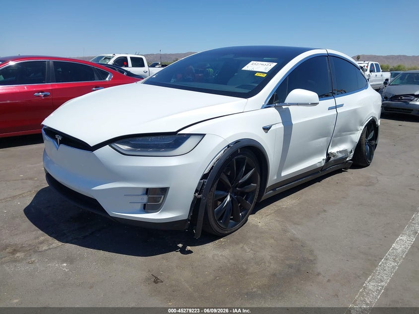 2017 Tesla Model x VIN 5YJXCBE2XHF067391 IAAI salvage auction — LEFT SIDE, Salvage Title, sold $7,100 on 2026-07-21 (photo 2)