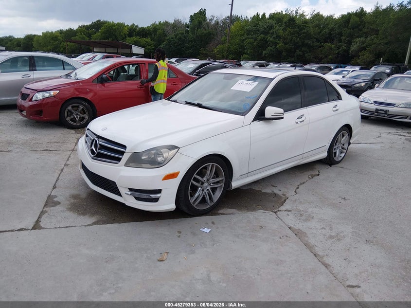 2014 Mercedes-benz C-klasse VIN WDDGF4HB3ER313515 IAAI salvage auction — NORMAL WEAR, Clear (Montana), sold $825 on 2026-07-29 (photo 2)