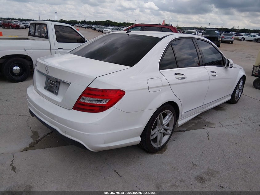 2014 Mercedes-benz C-klasse VIN WDDGF4HB3ER313515 IAAI salvage auction — NORMAL WEAR, Clear (Montana), sold $825 on 2026-07-29 (photo 4)