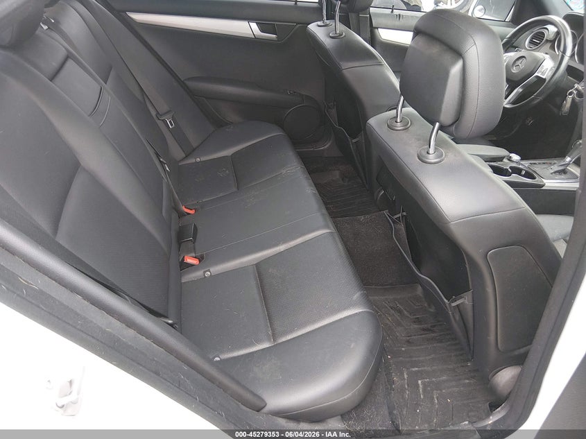 2014 Mercedes-benz C-klasse VIN WDDGF4HB3ER313515 IAAI salvage auction — NORMAL WEAR, Clear (Montana), sold $825 on 2026-07-29 (photo 8)