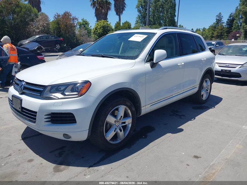 2014 Volkswagen Touareg VIN WVGEP9BP0ED013293 IAAI salvage auction — NORMAL WEAR, Clear - Dealer Only (California), sold $700 on 2026-07-20 (photo 2)