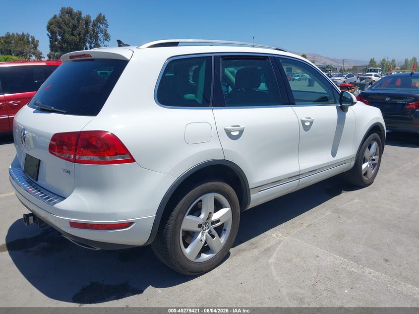 2014 Volkswagen Touareg VIN WVGEP9BP0ED013293 IAAI salvage auction — NORMAL WEAR, Clear - Dealer Only (California), sold $700 on 2026-07-20 (photo 4)