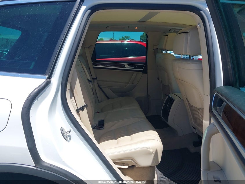 2014 Volkswagen Touareg VIN WVGEP9BP0ED013293 IAAI salvage auction — NORMAL WEAR, Clear - Dealer Only (California), sold $700 on 2026-07-20 (photo 8)