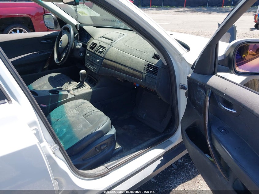 2017 BMW X5 VIN 5UXKR0C54H0U52971 IAAI salvage auction — WATER/FLOOD, Salvage (South Carolina), sold $4,000 on 2026-07-29 (photo 5)