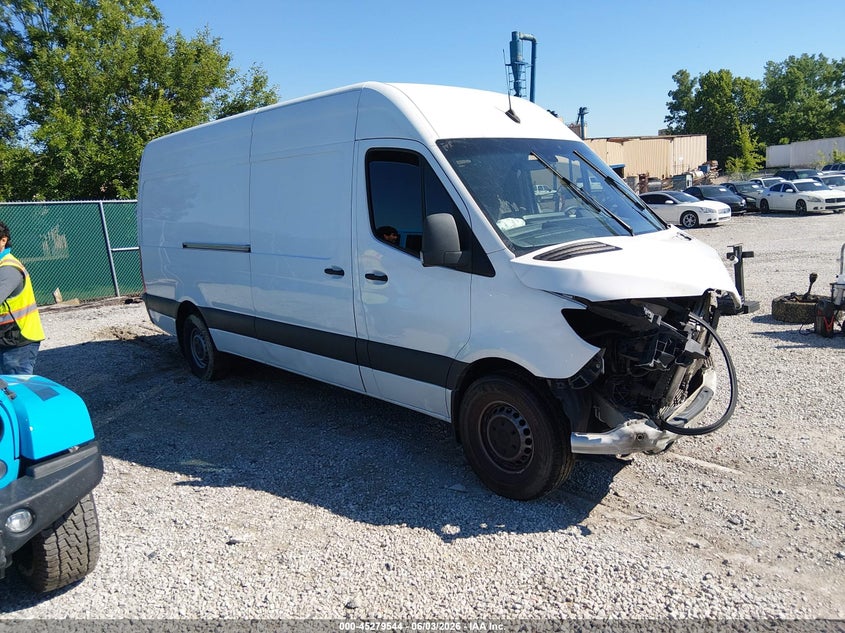 2021 Mercedes-benz Sprinter VIN W1W40CHY4MT053953 IAAI salvage auction — FRONT END, Salvage Title, sold $3,500 on 2026-07-22 (photo 1)