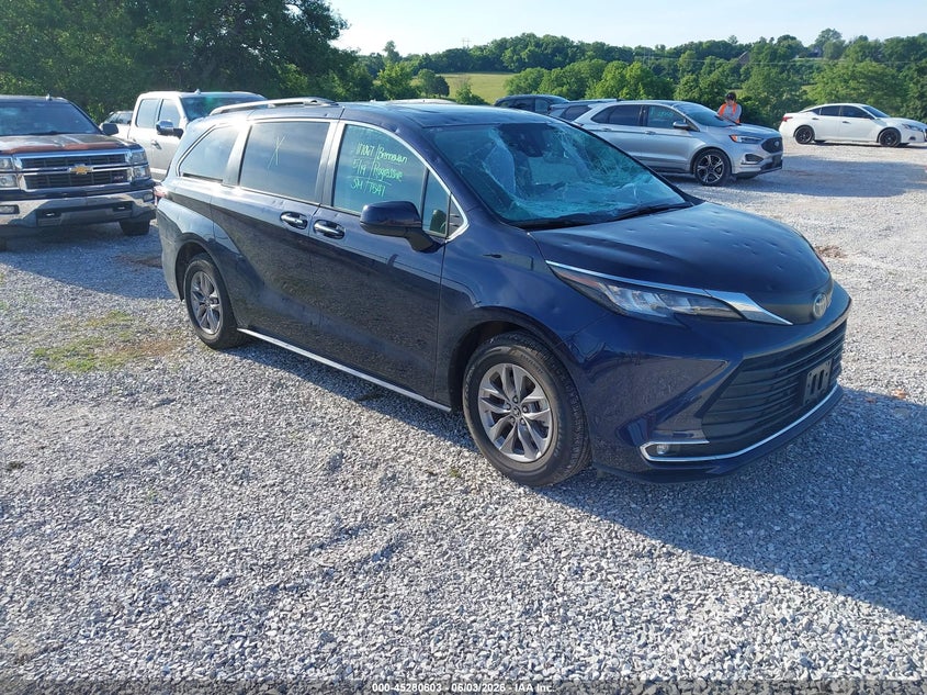 2022 Toyota Sienna VIN 5TDYSKFC9NS049549 IAAI salvage auction — HAIL, Salvage Title, sold $22,400 on 2026-07-06 (photo 1)