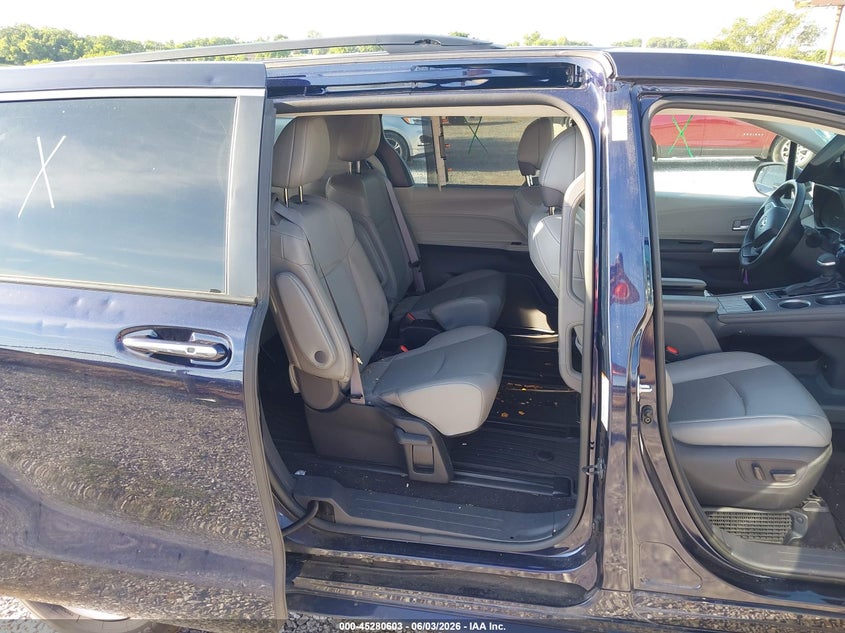 2022 Toyota Sienna VIN 5TDYSKFC9NS049549 IAAI salvage auction — HAIL, Salvage Title, sold $22,400 on 2026-07-06 (photo 8)
