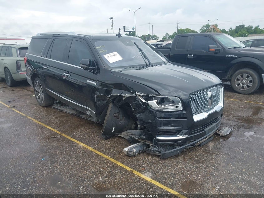2019 Lincoln Navigator VIN 5LMJJ3LT0KEL07952 IAAI salvage auction — SIDE, Salvage Title, sold $4,300 on 2026-07-12 (photo 1)